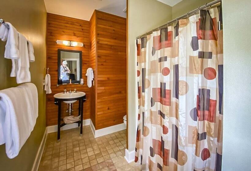 مبيت وإفطار Central