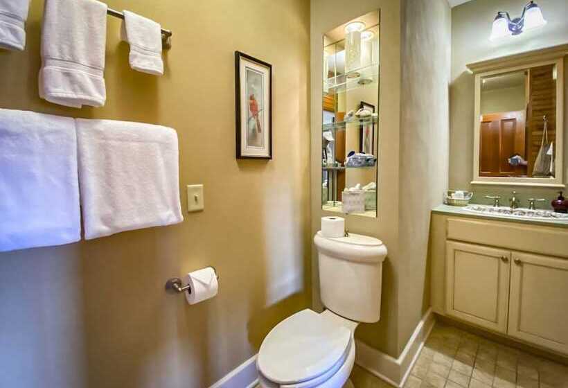 مبيت وإفطار Central