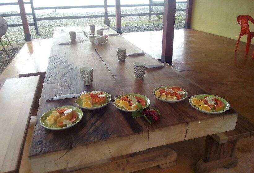 تختخواب و صبحانه Finca El Regalo