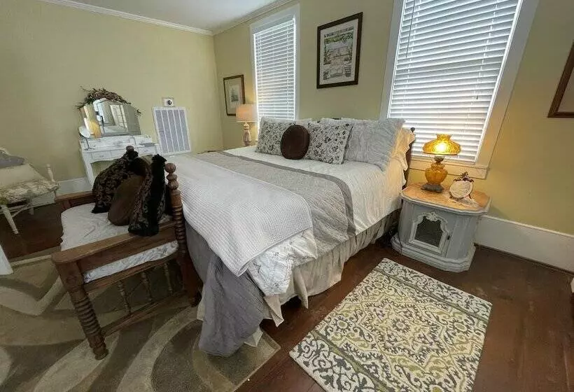 ベッドアンドブレックファースト Hodge Podge Lodge