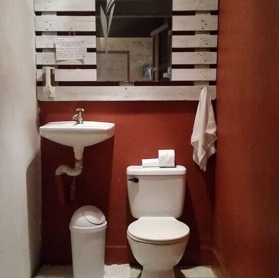 مسافرخانه Chillout House