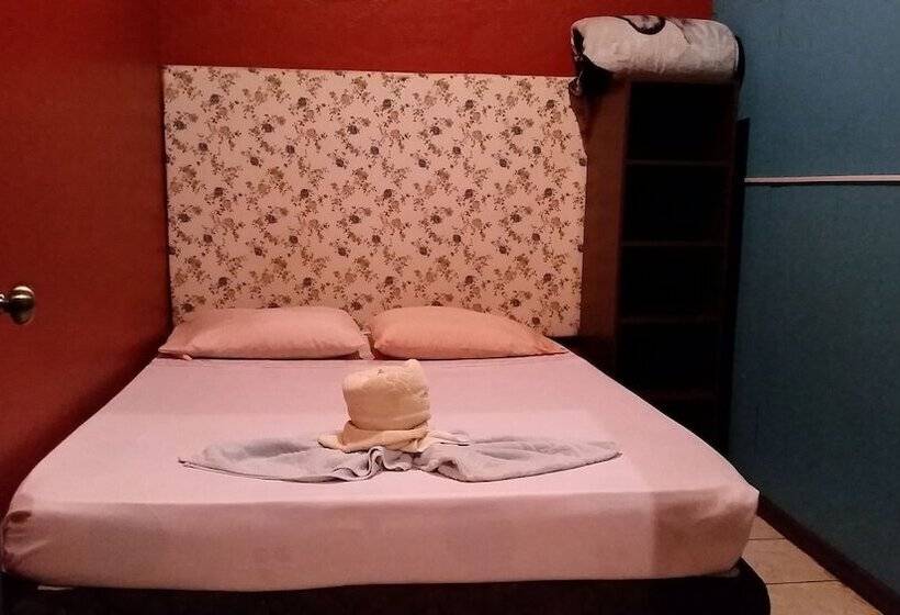 مسافرخانه Chillout House