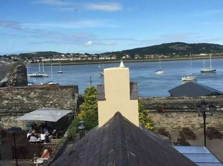 Hostelli George & Dragon, Conwy