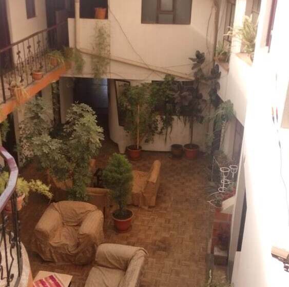 Hostal San Pedro Velmont