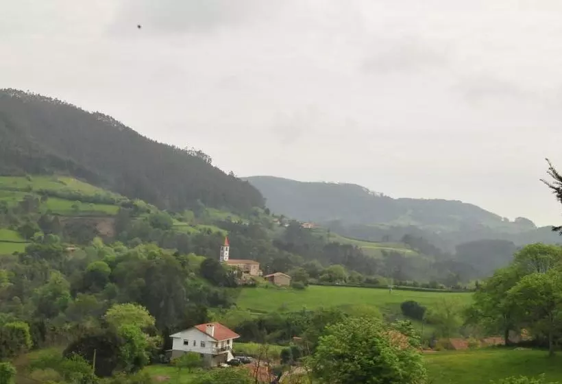 Hotelli Apartamentos Llugarón