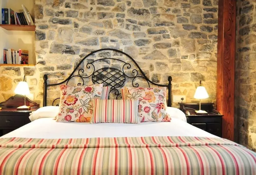 Hotelli Apartamentos Llugarón