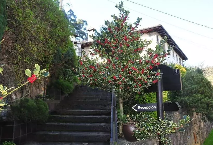 Hotelli Apartamentos Llugarón