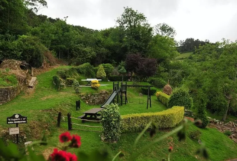 Hotelli Apartamentos Llugarón