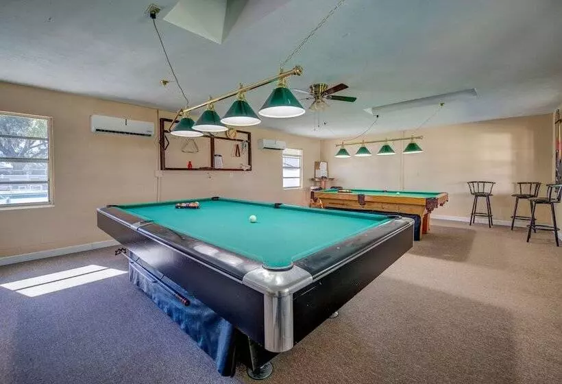 Hotelli Big Tree Rv Resort