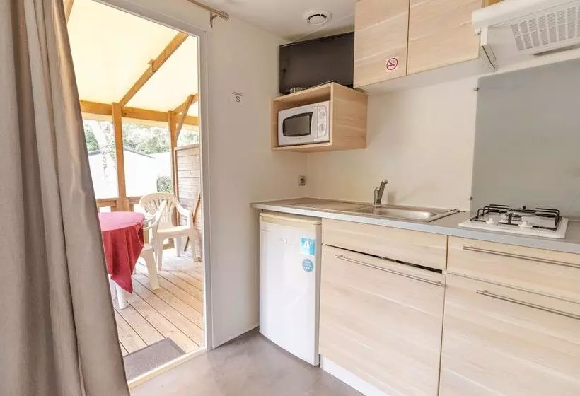 ホテル Camping Les Chèvrefeuilles   Maeva