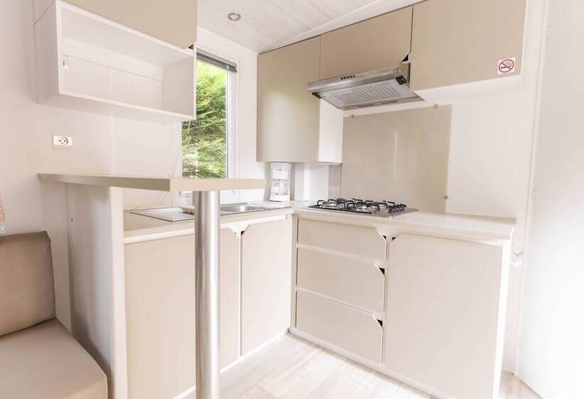 בית מלון כפרי Camping Les Chèvrefeuilles   Maeva