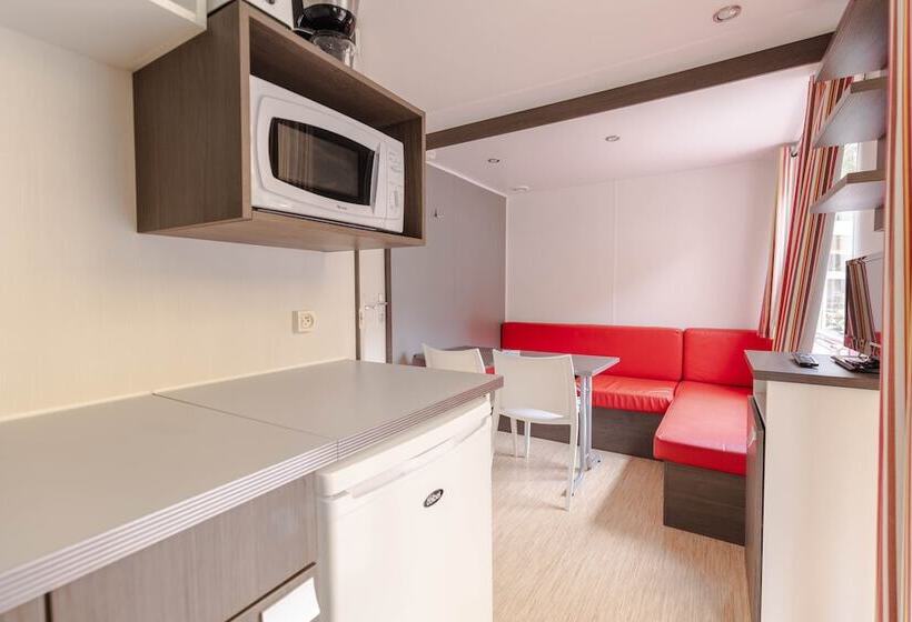 בית מלון כפרי Camping Les Chèvrefeuilles   Maeva