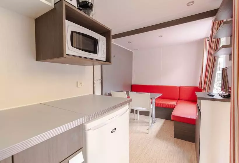 ホテル Camping Les Chèvrefeuilles   Maeva