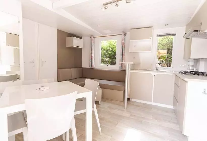 ホテル Camping Les Chèvrefeuilles   Maeva