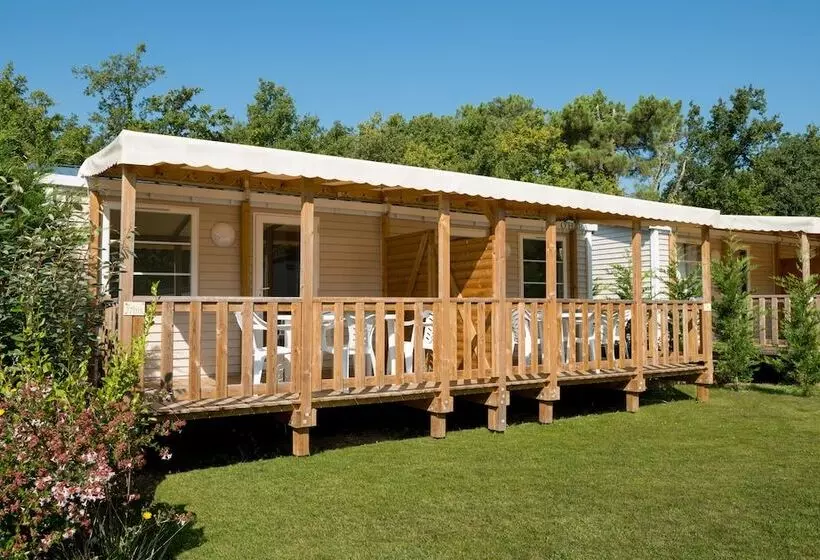 ホテル Camping Les Chèvrefeuilles   Maeva