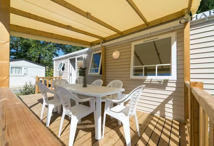 ホテル Camping Les Chèvrefeuilles   Maeva