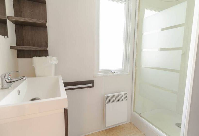 בית מלון כפרי Camping Les Chèvrefeuilles   Maeva