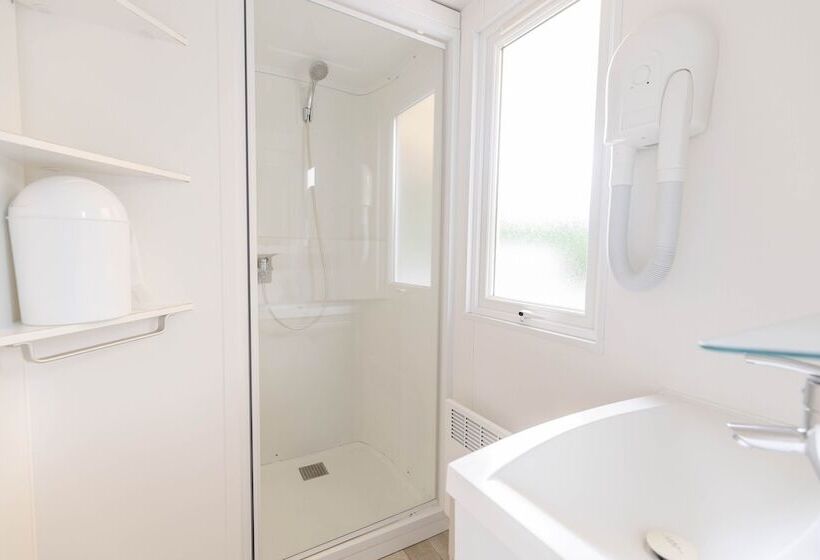 בית מלון כפרי Camping Les Chèvrefeuilles   Maeva