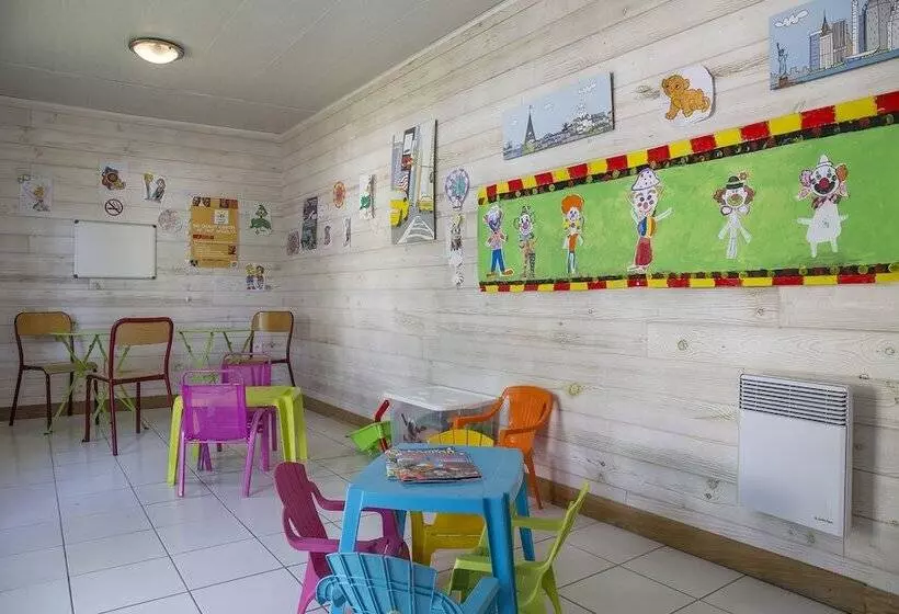 ホテル Camping Les Chèvrefeuilles   Maeva