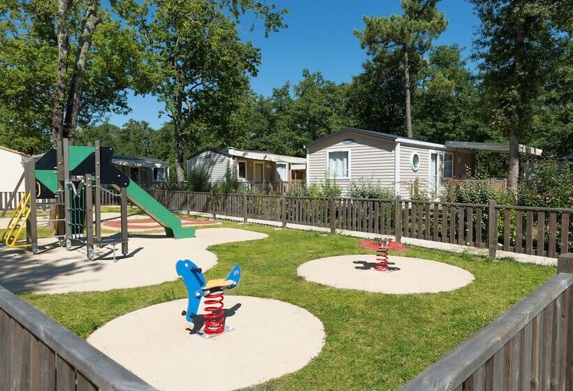 בית מלון כפרי Camping Les Chèvrefeuilles   Maeva