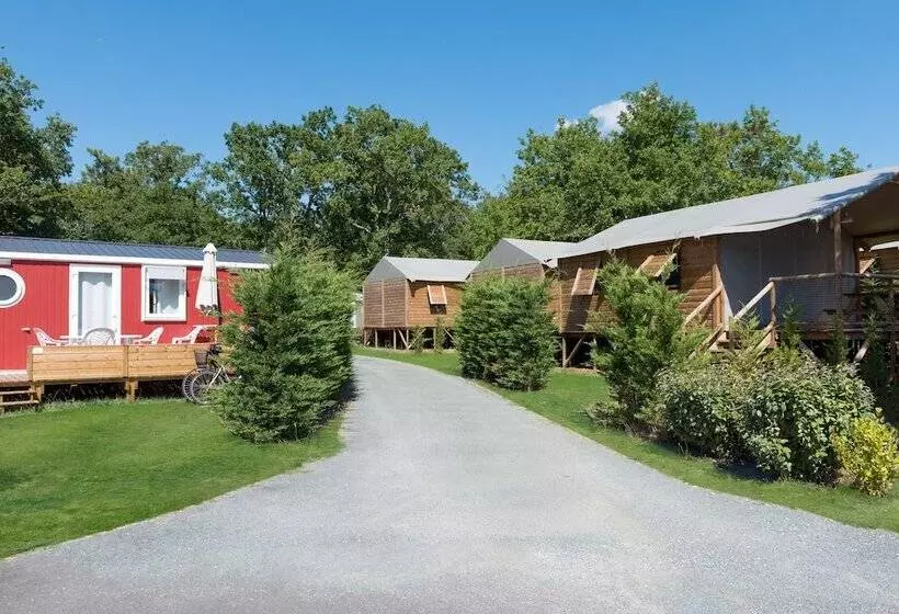 ホテル Camping Les Chèvrefeuilles   Maeva