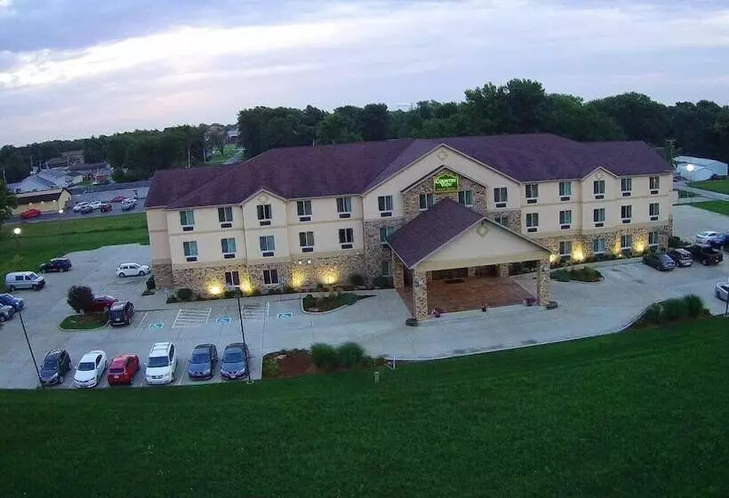 Hotelli Country View Inn & Suites