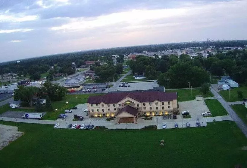Hotelli Country View Inn & Suites