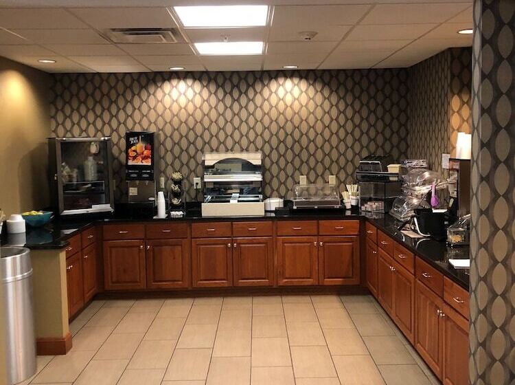 ホテル Country View Inn & Suites