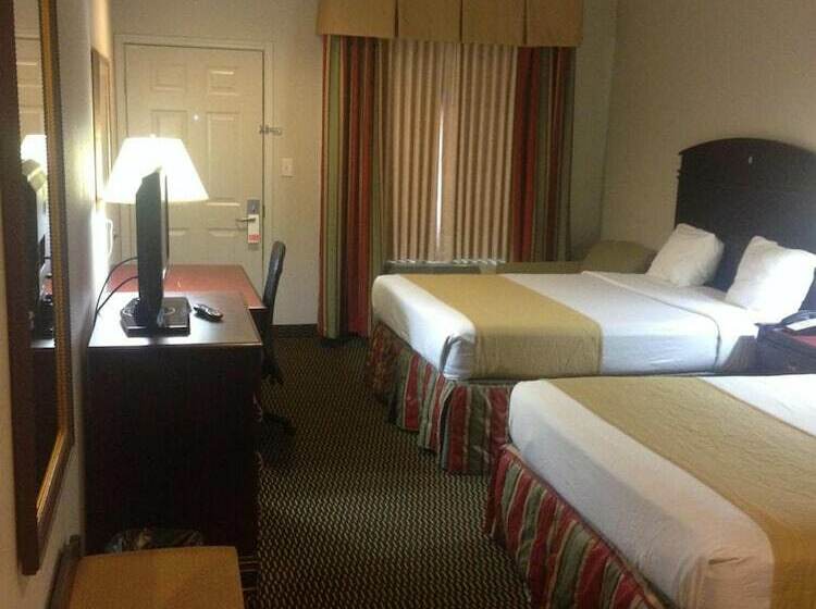 فندق Express Inn