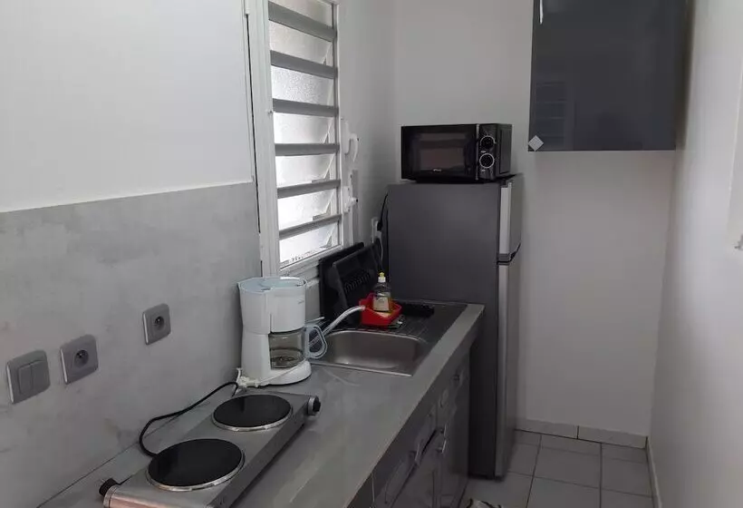 هتل L Oeil Dans Le Bleu