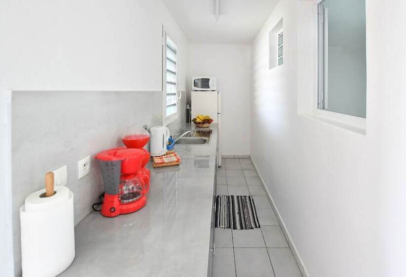 هتل L Oeil Dans Le Bleu