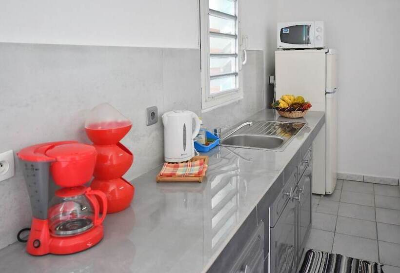 هتل L Oeil Dans Le Bleu