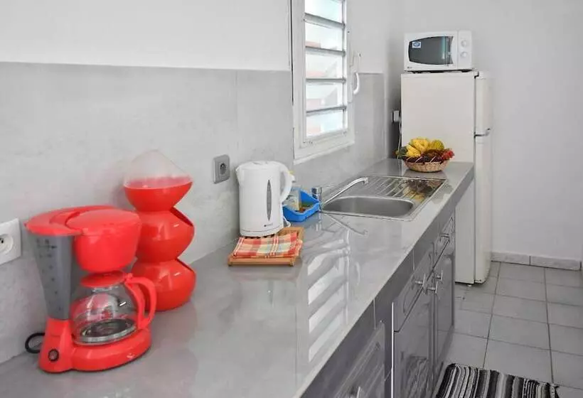 هتل L Oeil Dans Le Bleu