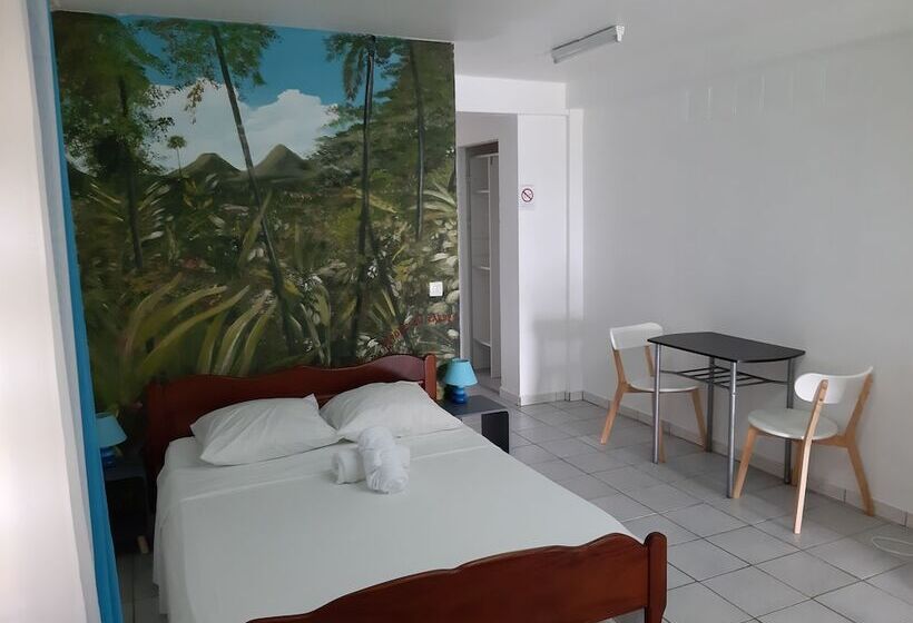 هتل L Oeil Dans Le Bleu