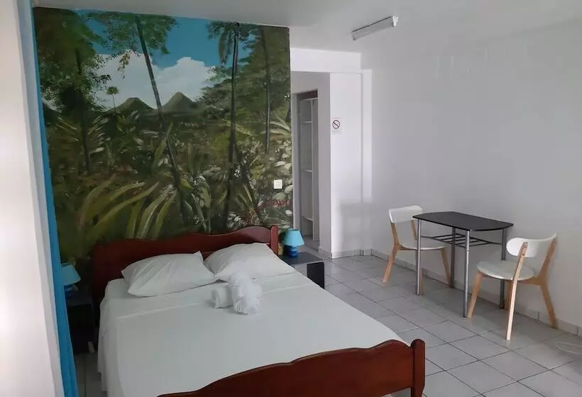 هتل L Oeil Dans Le Bleu