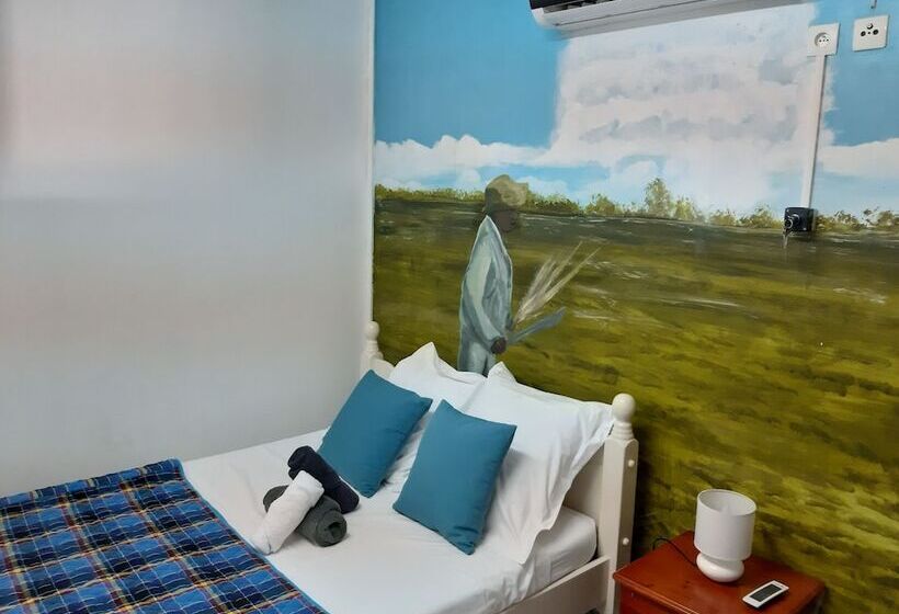 هتل L Oeil Dans Le Bleu