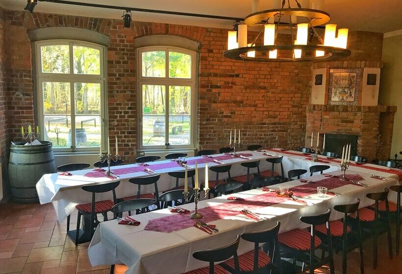 فندق Landhaus Dessau