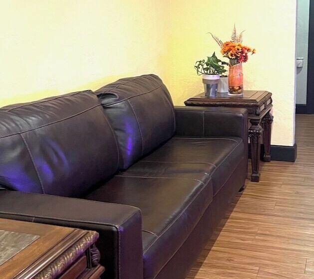 فندق The Oasis Extended Stay