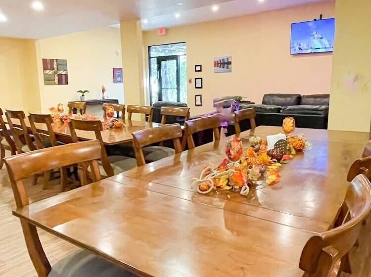 فندق The Oasis Extended Stay