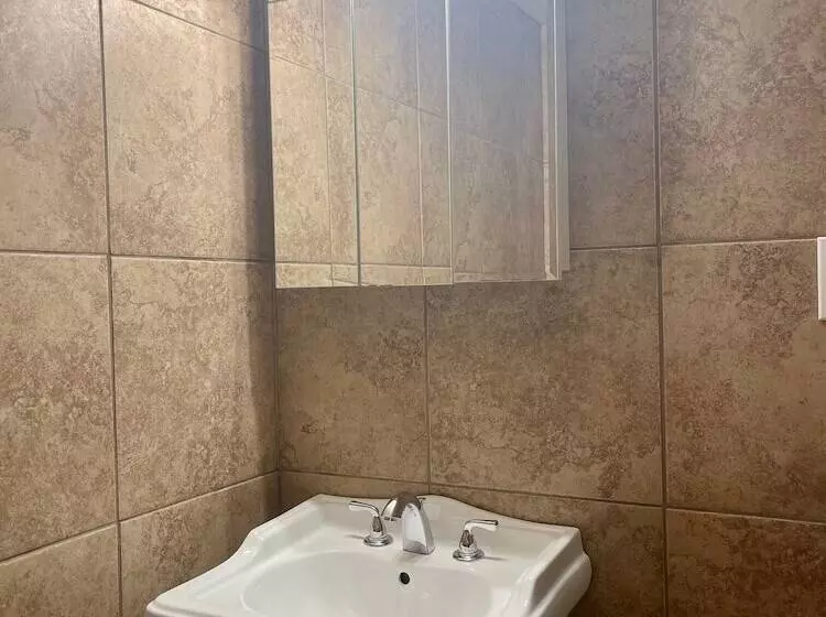 Hotelli The Oasis Extended Stay