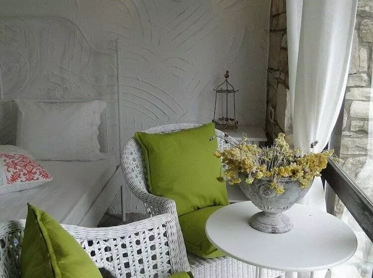 Hotelli The Stone Castle Boutique