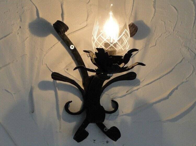 בית מלון כפרי The Stone Castle Boutique