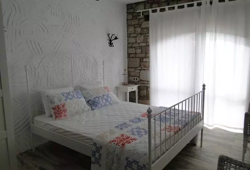 Hotelli The Stone Castle Boutique