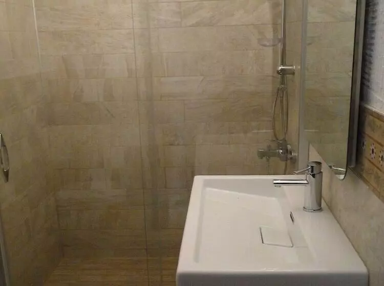 Hotelli The Stone Castle Boutique