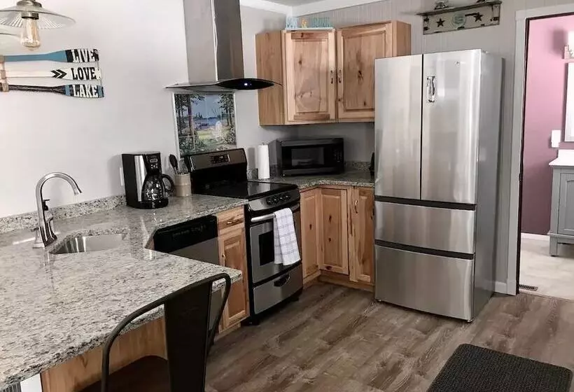 モーテル Aqua Aire Inn & Suites