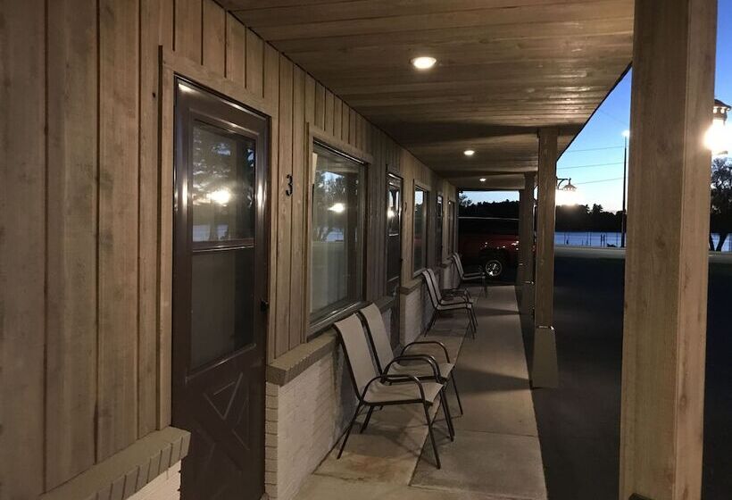 モーテル Aqua Aire Inn & Suites