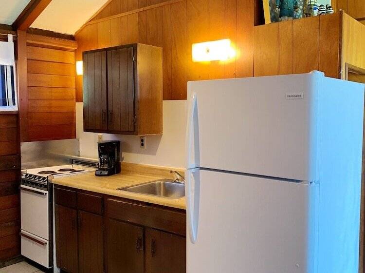 Motel Coppermine Lodge