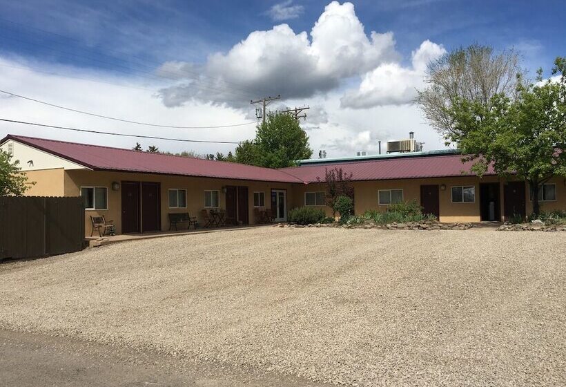 モーテル Norwood Inn