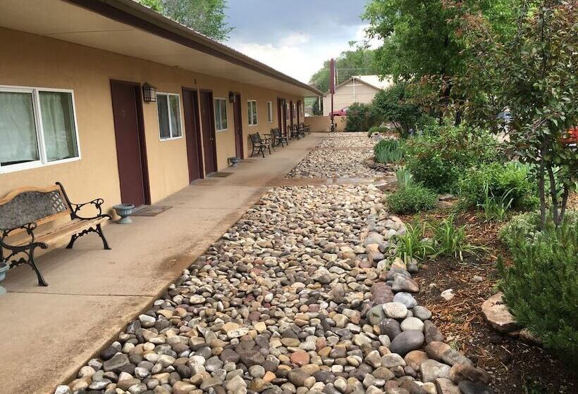 モーテル Norwood Inn