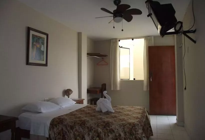 ユースホステル Las Brisas Hostal